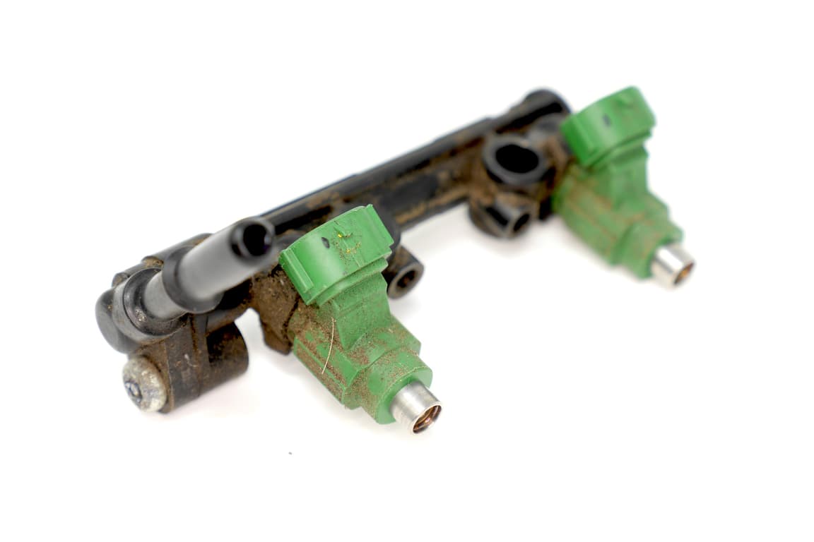 EX300 fuel injectors with fuel ail